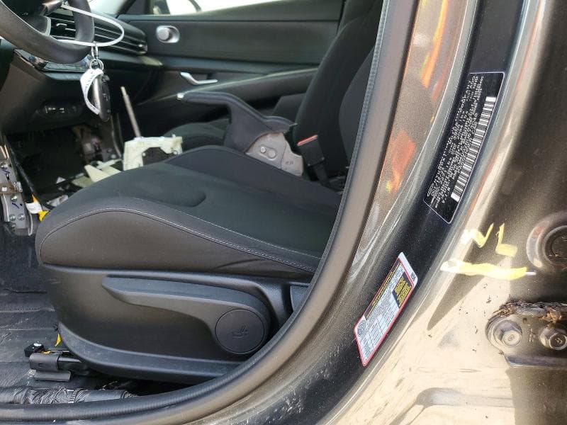 2024 HYUNDAI ELANTRA SEL 12