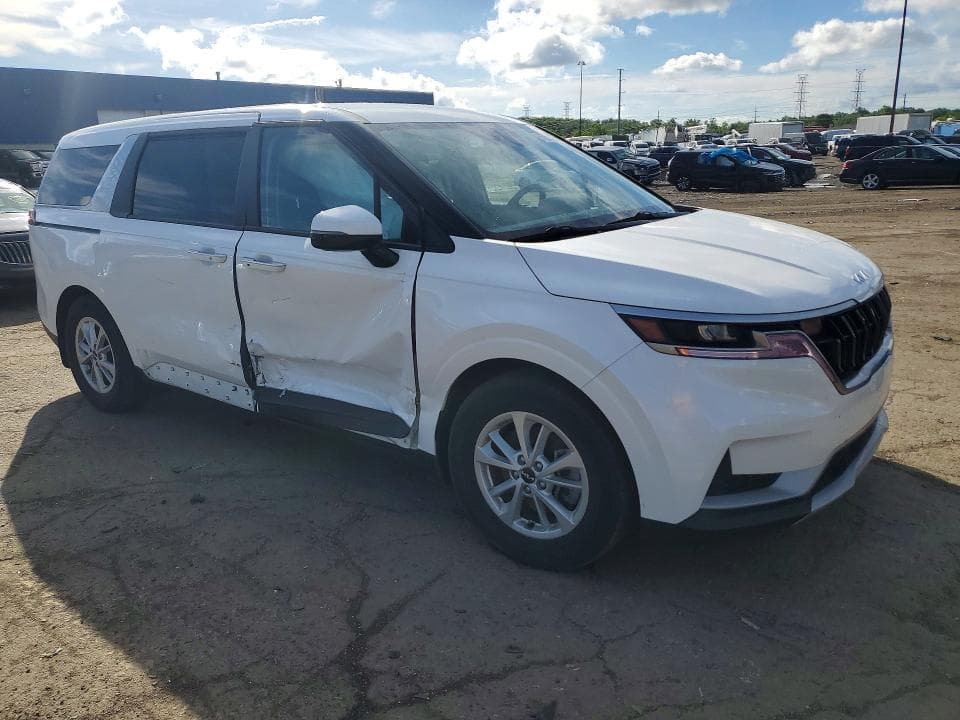 2024 KIA CARNIVAL LX 4