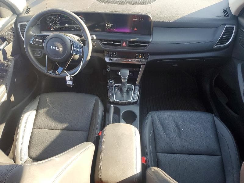 2025 KIA SELTOS EX 8