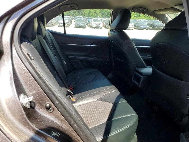 2021 TOYOTA CAMRY SE 10