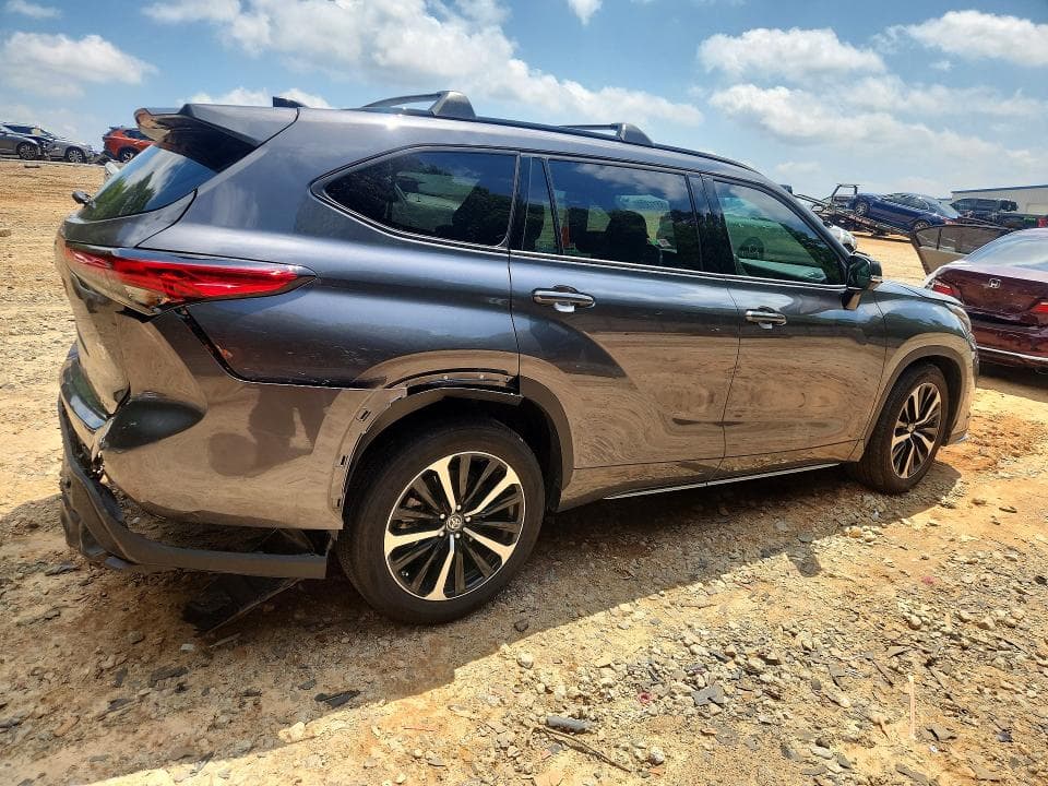 2022 TOYOTA HIGHLANDER XSE 5