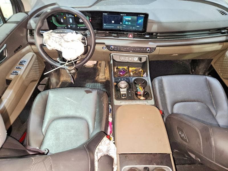 2025 KIA CARNIVAL EX 8