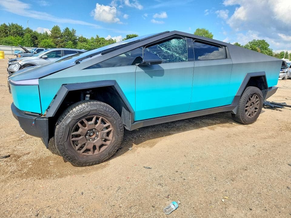 2024 TESLA CYBERTRUCK - 1