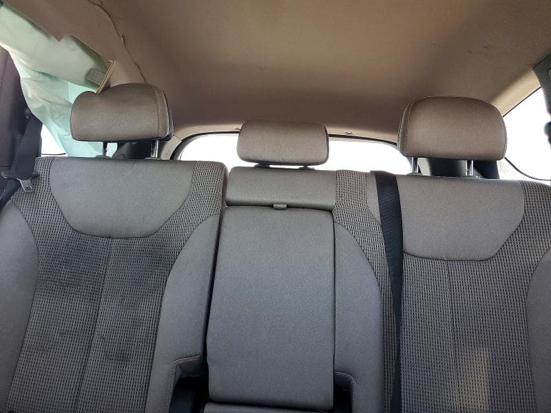 2019 HYUNDAI SANTA FE SE 10