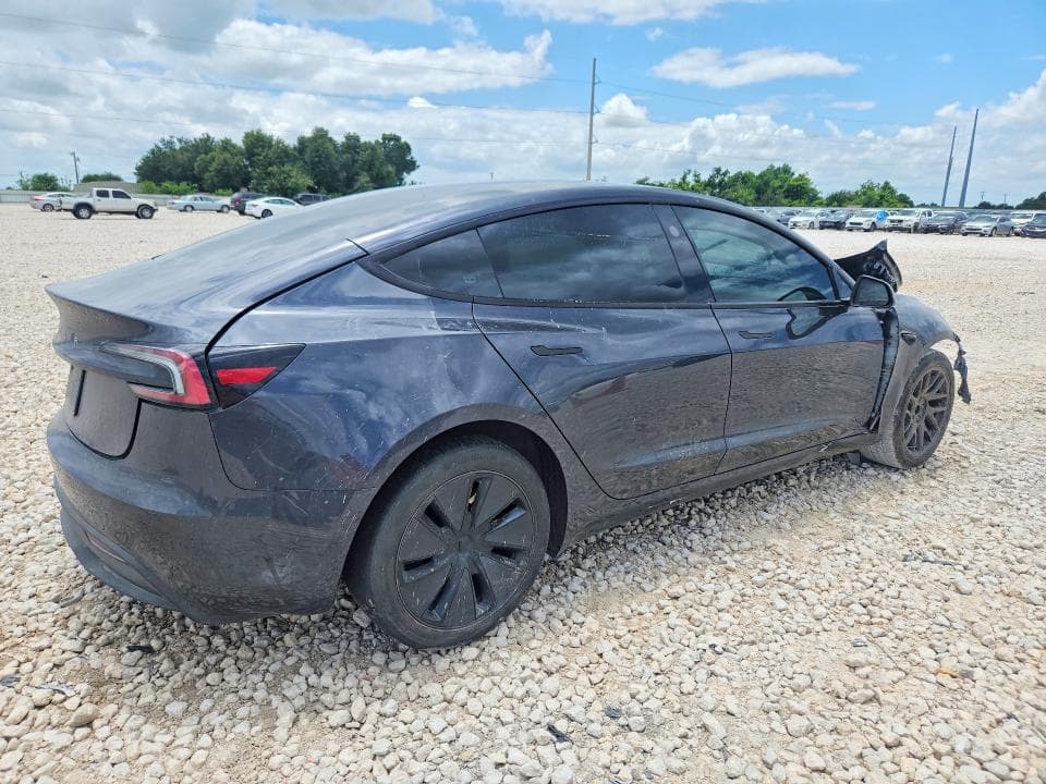 2025 TESLA MODEL 3 3