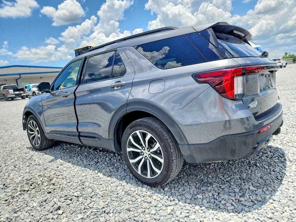 2025 FORD EXPLORER ST-LINE 2