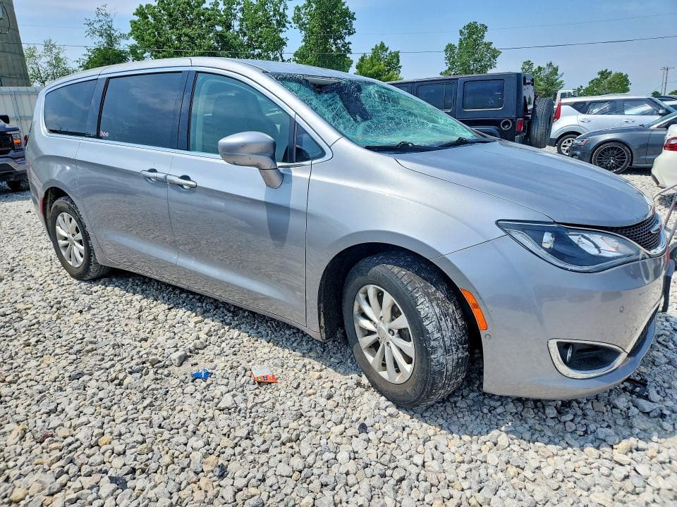 2019 CHRYSLER PACIFICA TOURING PLUS 4