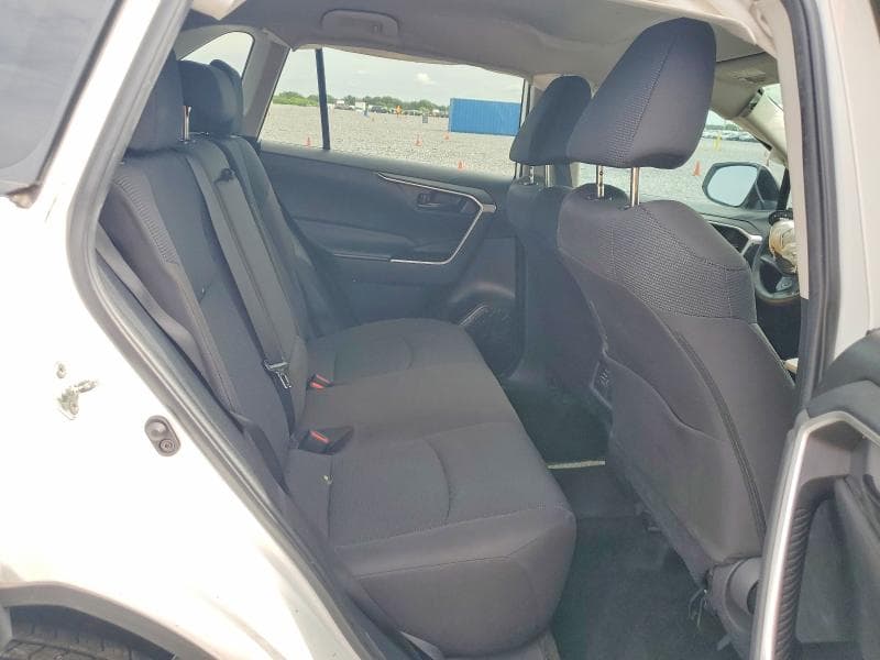 2022 TOYOTA RAV4 LE 10