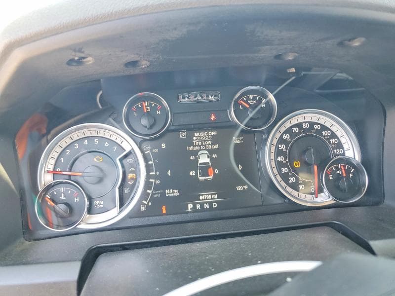 2019 RAM 1500 CLASSIC SLT 9