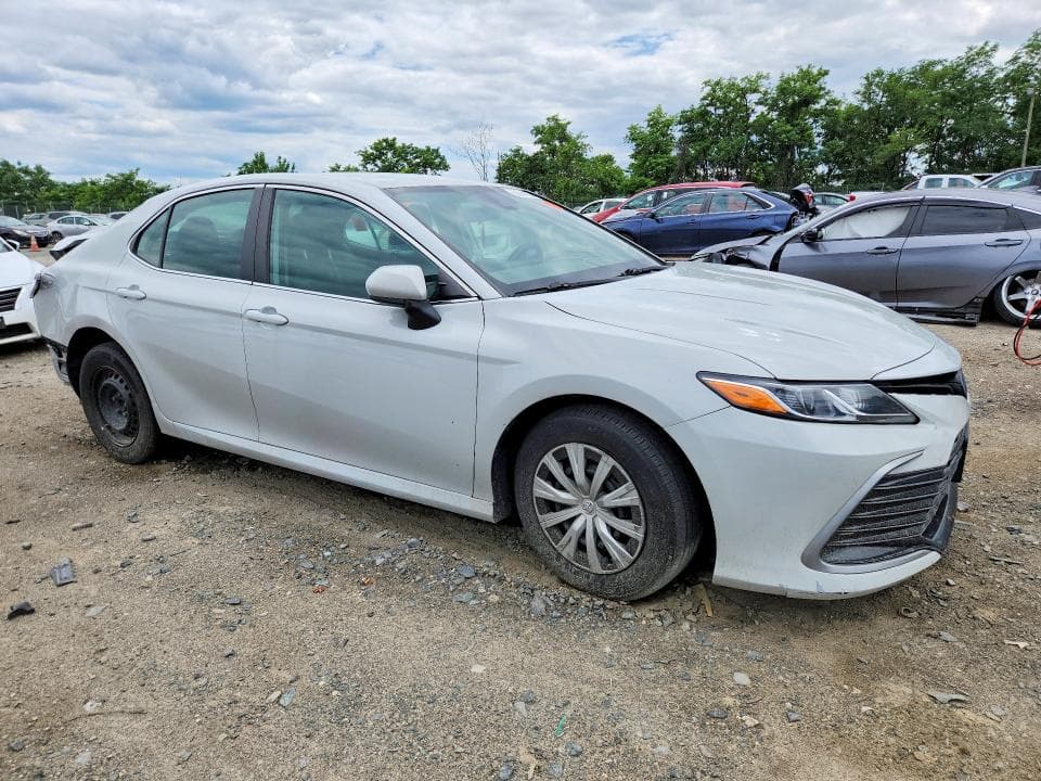 2022 TOYOTA CAMRY LE 4