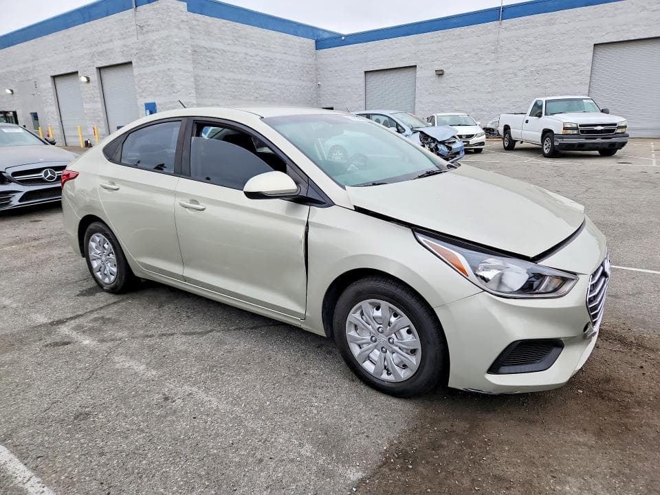 2019 HYUNDAI ACCENT SE 4
