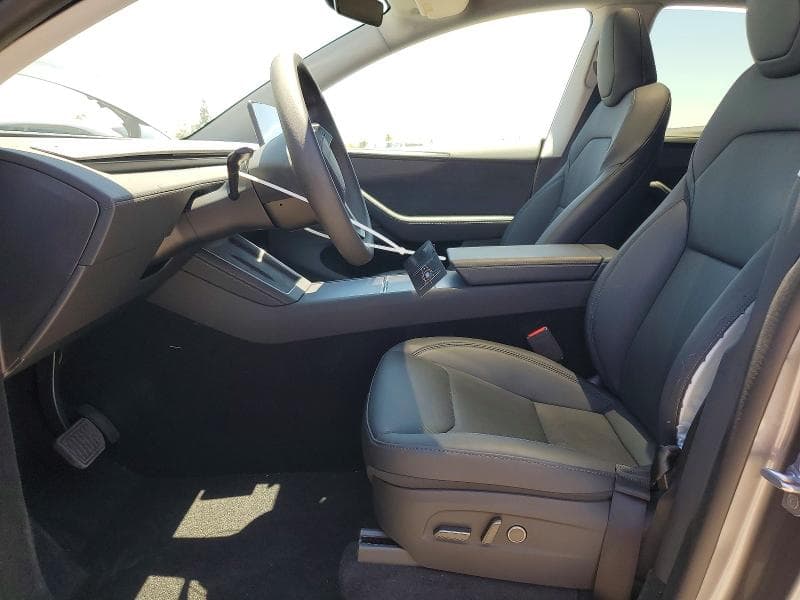 2026 TESLA MODEL Y 7