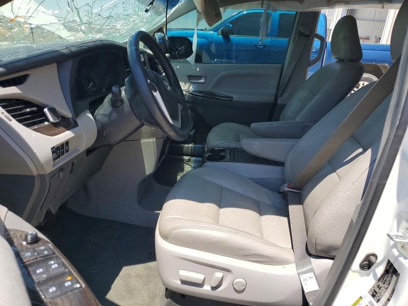 2017 TOYOTA SIENNA XLE 7-PASSENGER 7