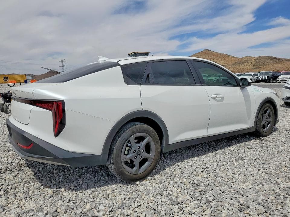 2025 KIA K4 LXS 3