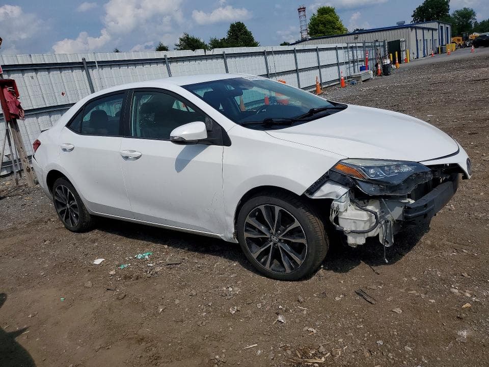 2017 TOYOTA COROLLA SE 4