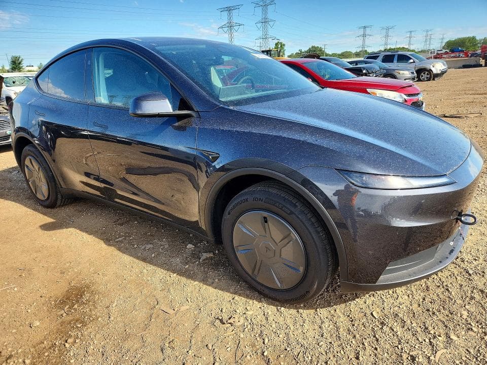 2026 TESLA MODEL Y 4