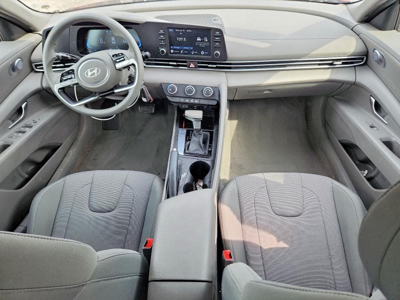 2025 HYUNDAI ELANTRA SE 8