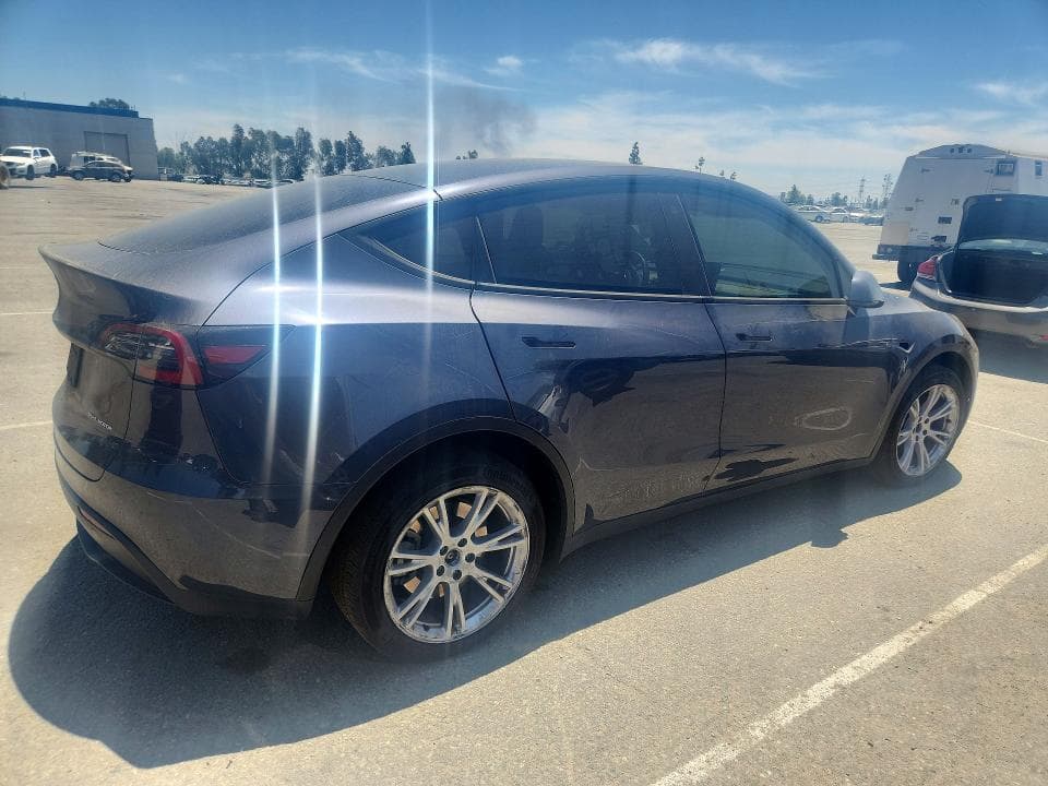 2023 TESLA MODEL Y 3