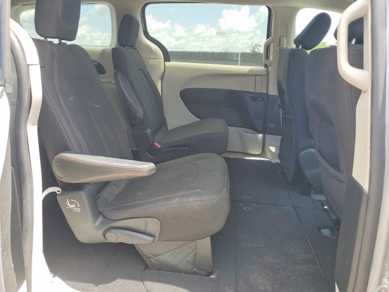 2017 CHRYSLER PACIFICA LX 11