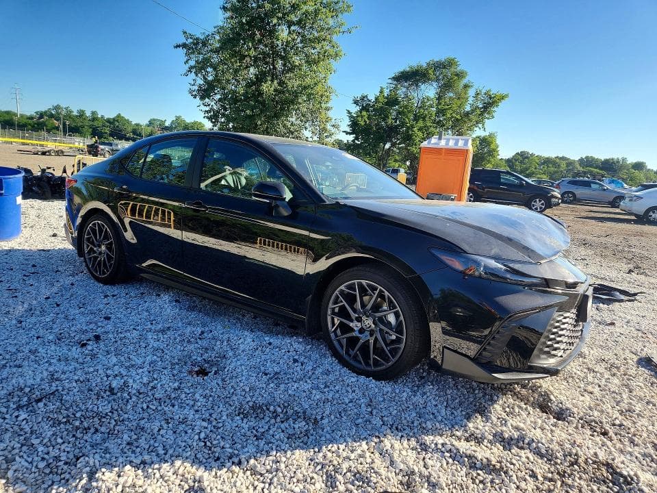 2026 TOYOTA CAMRY SE 4