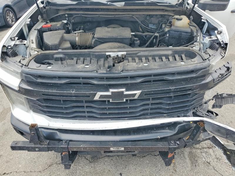 2024 CHEVROLET SILVERADO C2500 HEAVY DUTY 11