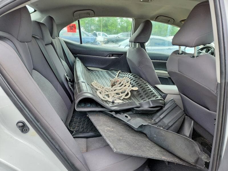 2022 TOYOTA CAMRY LE 10