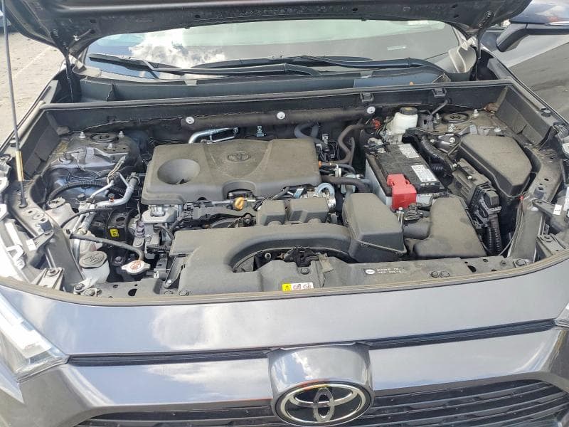 2023 TOYOTA RAV4 XLE 12