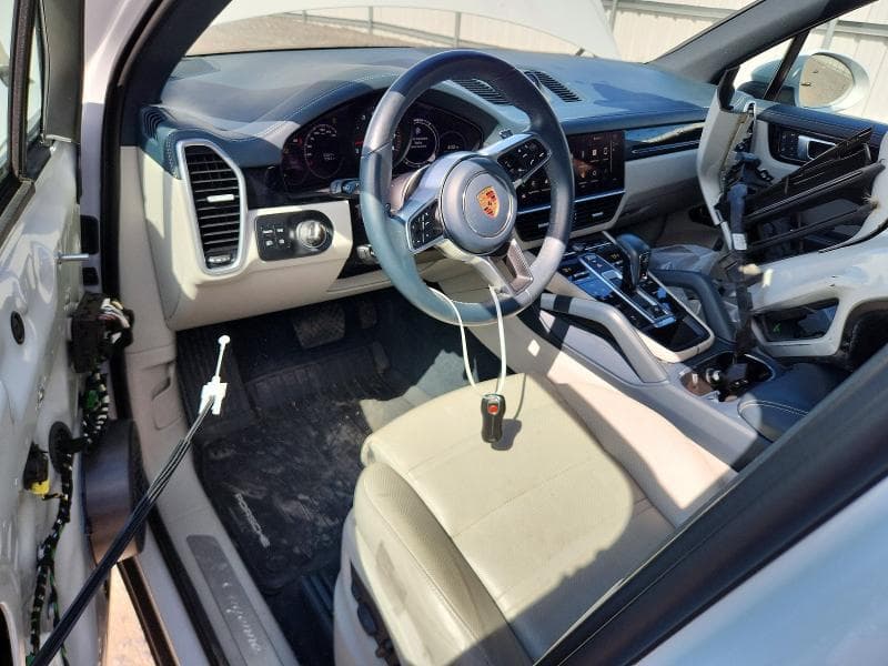 2023 PORSCHE CAYENNE BASE 8