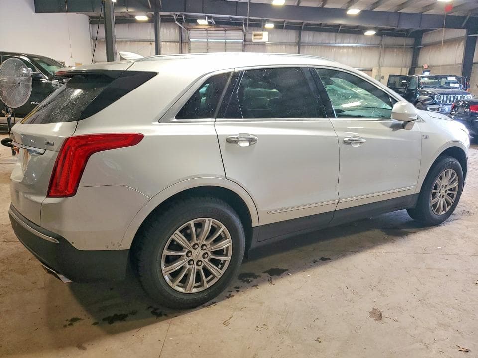 2017 CADILLAC XT5 3