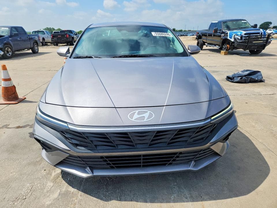 2024 HYUNDAI ELANTRA SEL 5