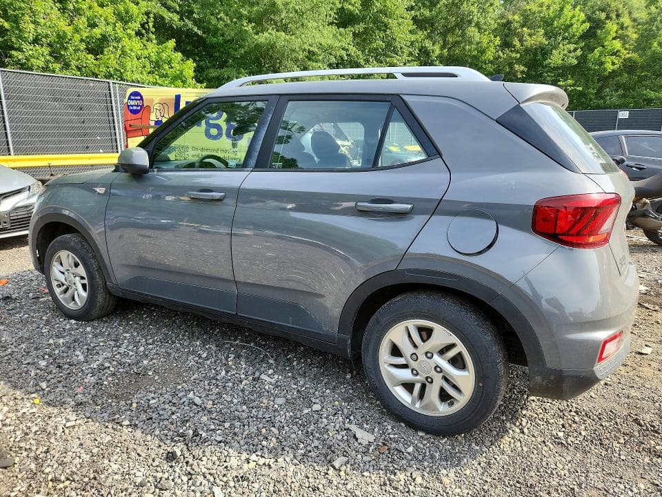 2020 HYUNDAI VENUE SEL 2