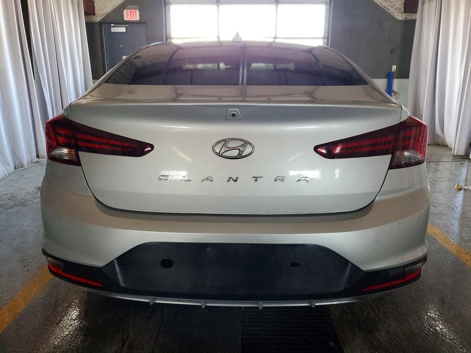 2020 HYUNDAI ELANTRA SEL 6