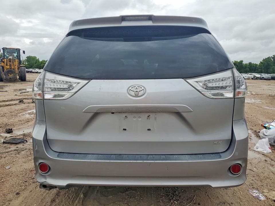 2018 TOYOTA SIENNA 6