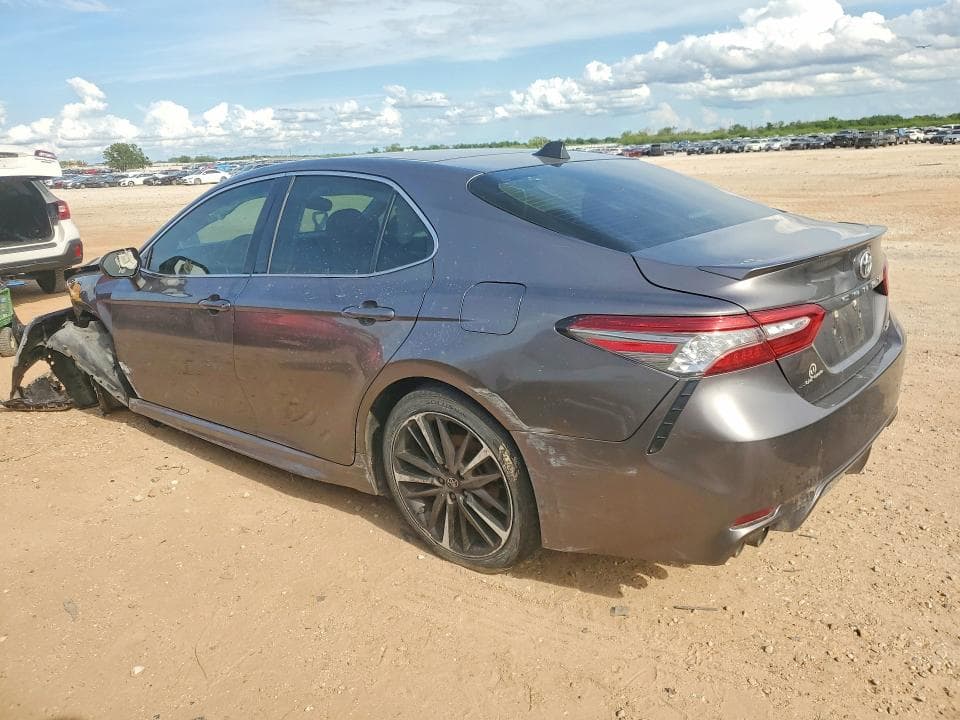 2018 TOYOTA CAMRY XSE 2