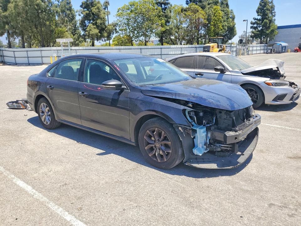 2018 VOLKSWAGEN PASSAT S S 4
