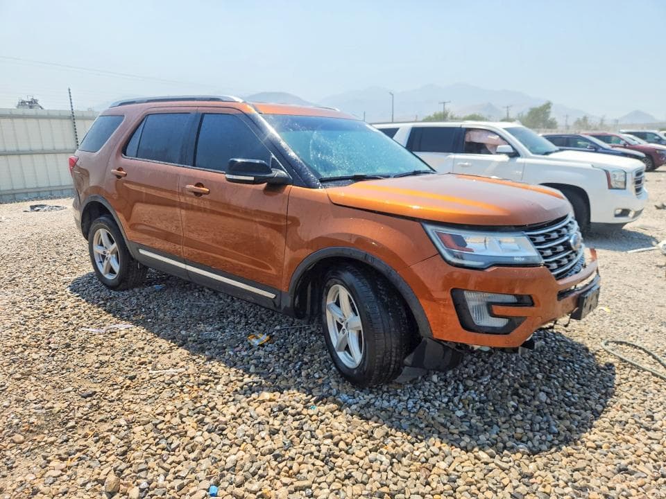 2017 FORD EXPLORER XLT 4