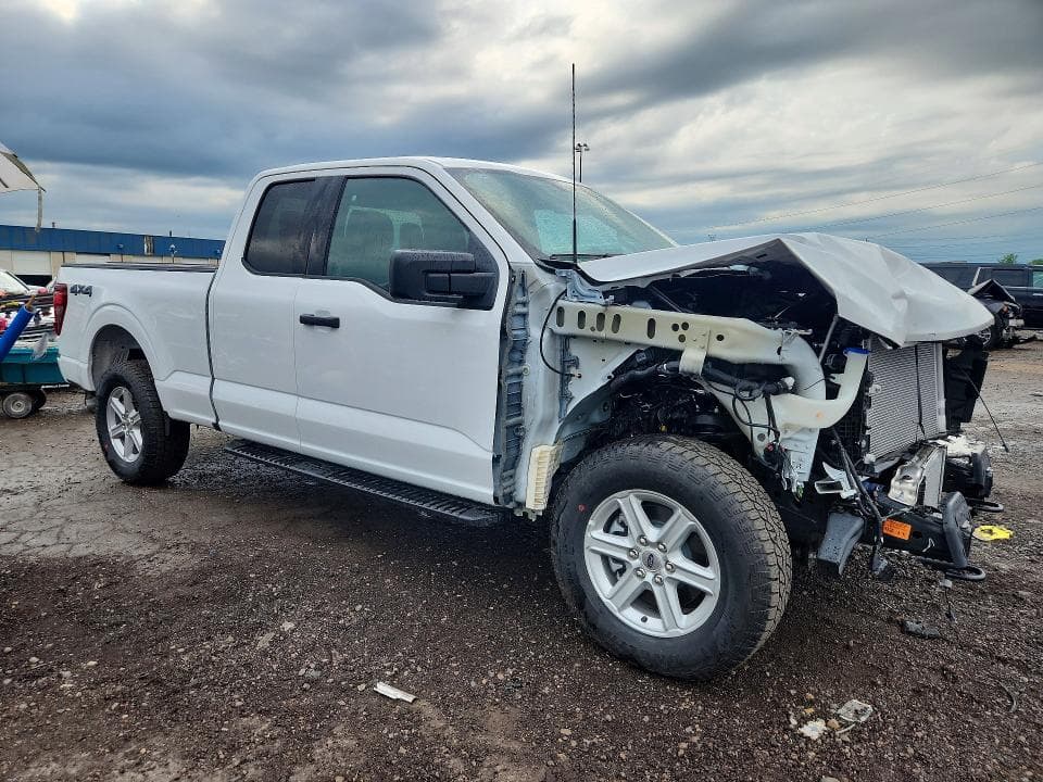 2026 FORD F150 XLT 4