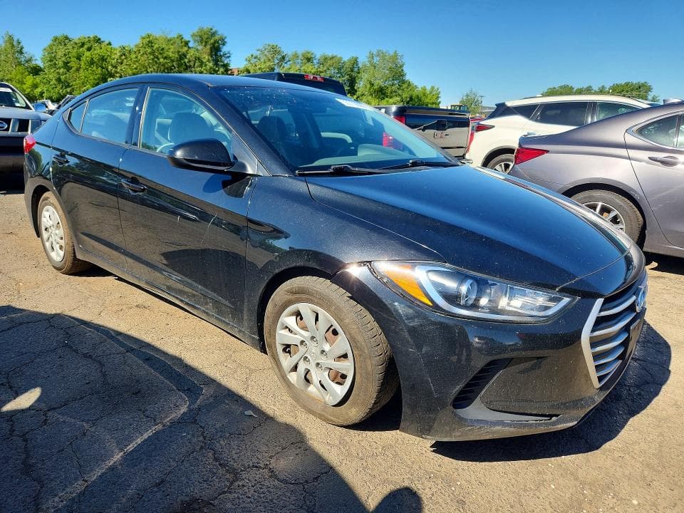 2017 HYUNDAI ELANTRA SE 4