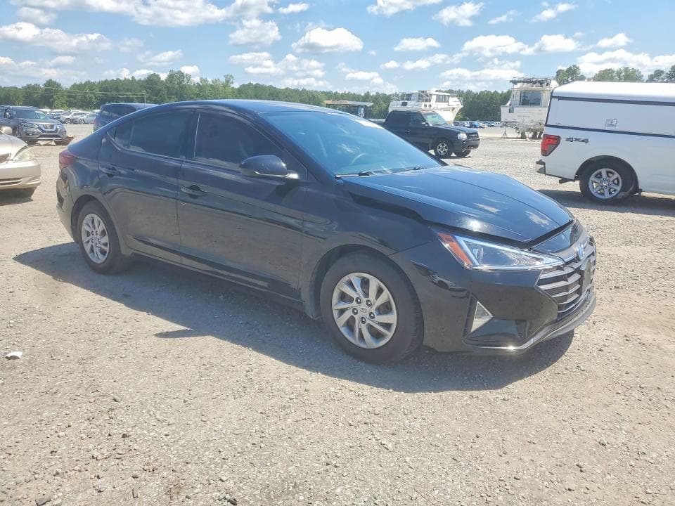 2020 HYUNDAI ELANTRA SE 4