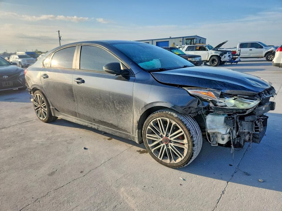 2021 KIA FORTE GT 4