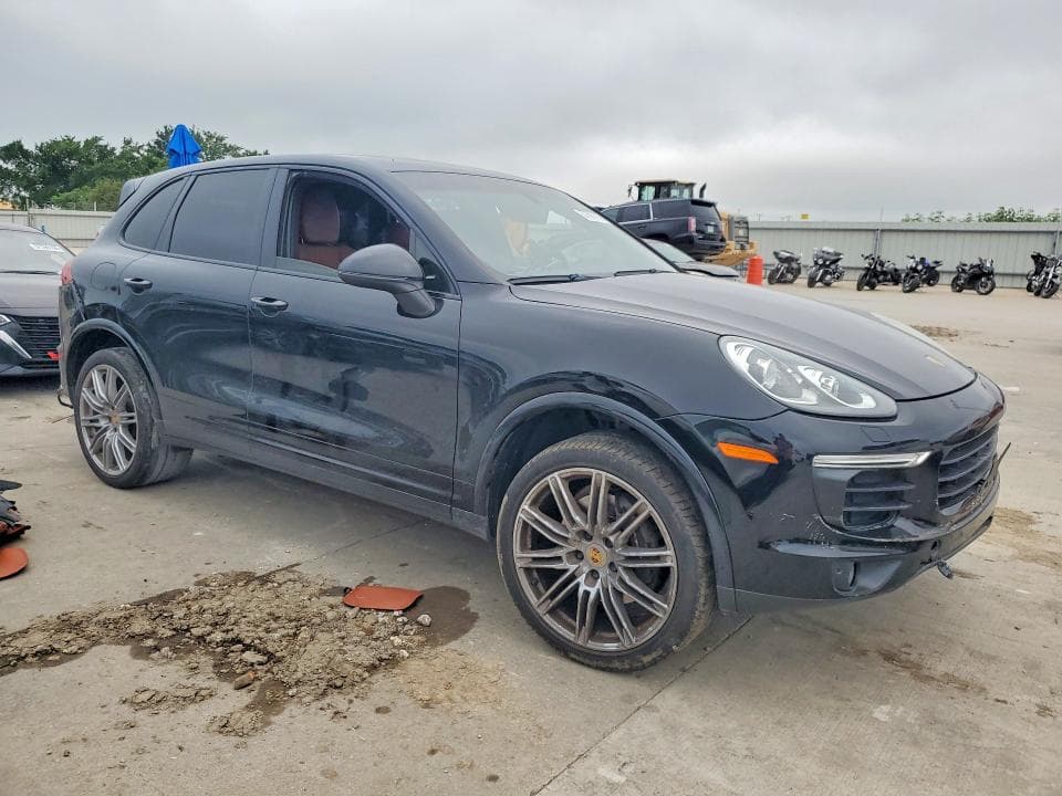 2017 PORSCHE CAYENNE 4