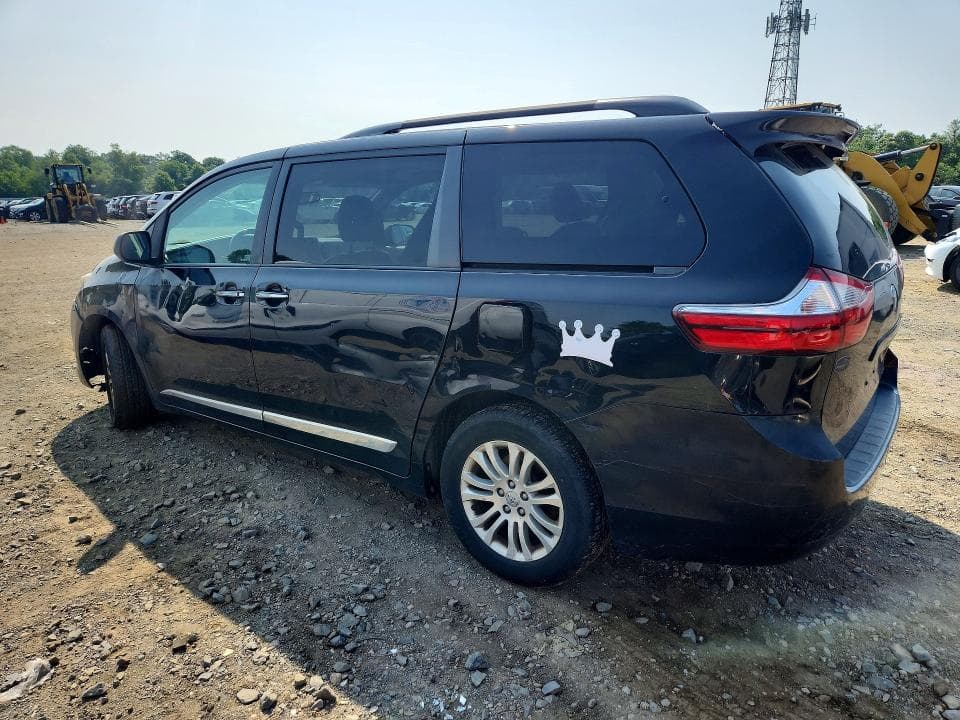 2017 TOYOTA SIENNA 2