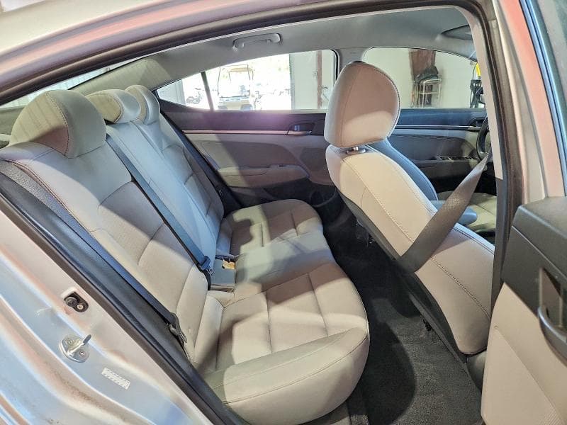 2017 HYUNDAI ELANTRA SE 10