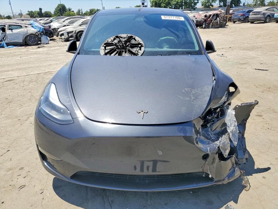 2025 TESLA MODEL Y 5