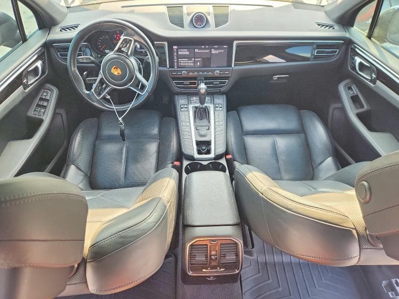 2020 PORSCHE MACAN 8