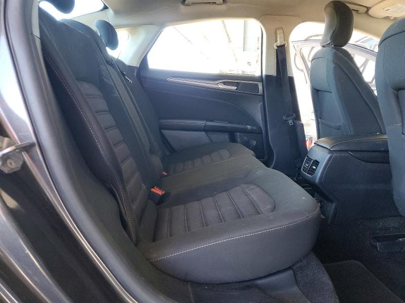 2017 FORD FUSION SE 10