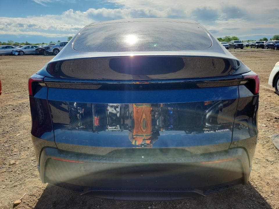 2026 TESLA MODEL Y 6