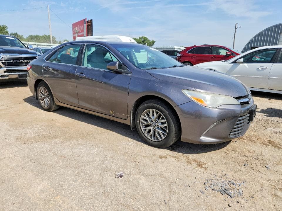 2017 TOYOTA CAMRY LE 4