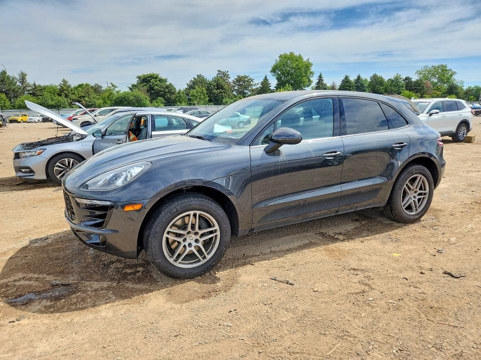 2017 PORSCHE MACAN - 1