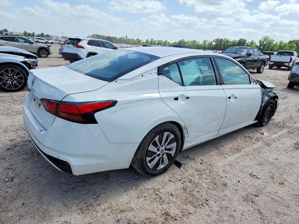 2024 NISSAN ALTIMA S 3
